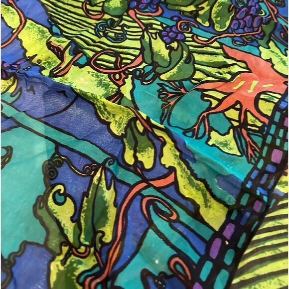 Zazou vineyard grapes, scarf, approximately 17 1/2” x 70” - Picture 3 of 7